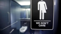 11 штатов подали в суд на Белый дом из-за правил допуска трансгендеров в школьные туалеты