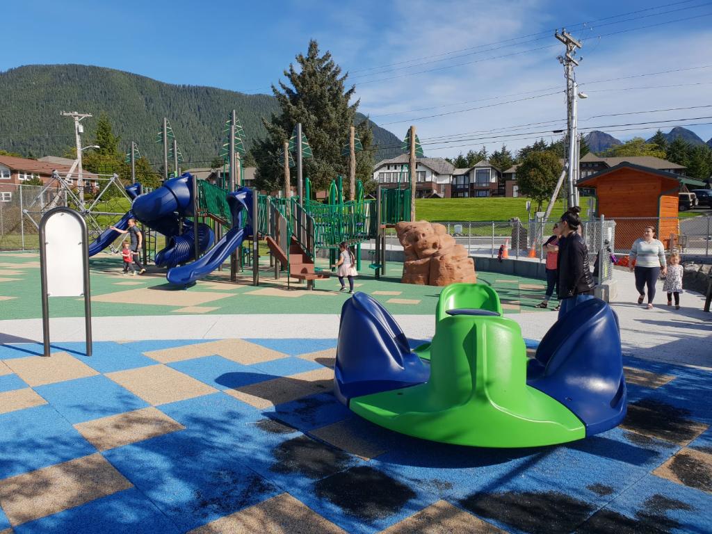 (Рами) Лучшая детская площадка на Аляске