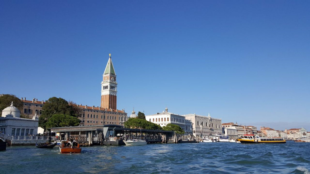 photo5379692520063215712.jpg photo5379692520063215712.jpg