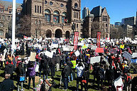 В Торонто 35 000 детей не пришли в школы. Из-за насаждаемой