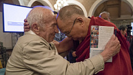 Далай-лама согласен: ученые из России хотят проверить теорию прошлых жизней