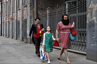 Не думал, что придется вам это писать мне, отцу четырех детей.